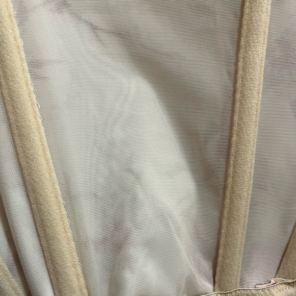 NWT Urban Outfitters Out from Under Bustier/Corset - Size Medium - Picture 3 of 8